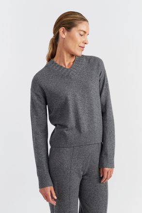 Chinti and Parker Grey Wool-Cashmere Ribbed V-neck Sweater