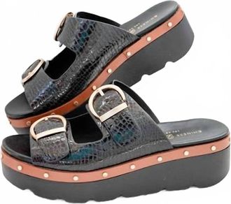 Chinese Laundry Womens Surfs Up Croco Platform Sandal In Black