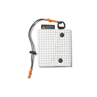 Nike Unisex Nike ACG Ultralight Fold Wallet in White | N1014160-180