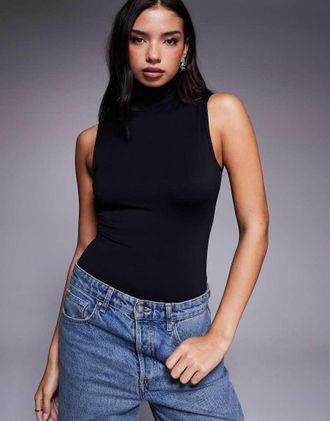 Good American Body leggero nero con collo alto