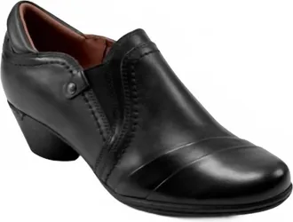 Cobb Hill Womens Laurel Slip On Shoe In Black