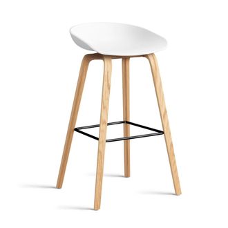 HAY About A Stool AAS 32 H 65 cm, Eiche lackiert / Stahl schwarz / white 2.0 (Kunststoffgleiter)