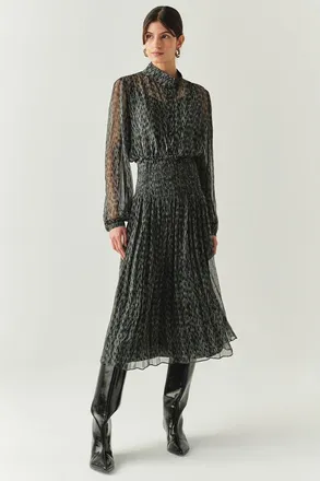 Exquise Vada Pleated Midi Skirt in Black at Nordstrom, Size X-Small