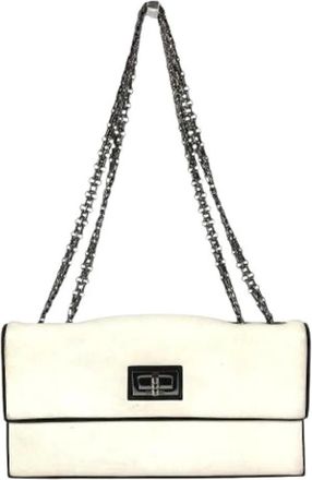 Chanel Pre-owned Shoulder Bags, female, White, Size: ONE SIZE Pre-owned 2.55 Shoulder Bag
