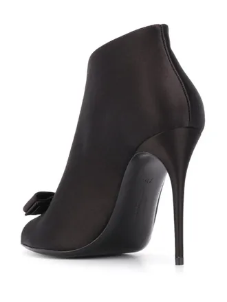 Ferragamo Vara Bow Pumps - Black