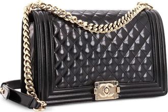Chanel Boy Flap Bag Quilted Iridescent Glazed Calfskin New Medium crossbody bag - Zwart