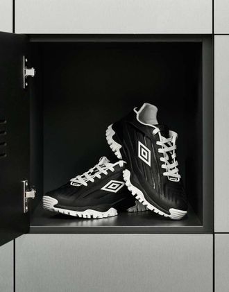 Rains x Umbro - Sneakers nere con dettagli bianchi e logo-Nero