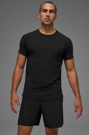 Alo Vapor Crewneck Short Sleeve Top in Black, Size: Medium