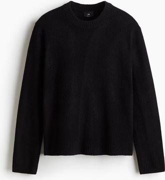 H&M Angerauter Pullover in Regular Fit - Schwarz