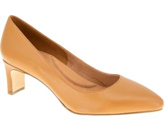 Andr&eacute; Assous Womens Wynne Sandals In Pecan