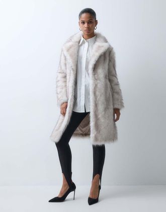 Forever New cappotto lungo in pelliccia sintetica con rever bianco