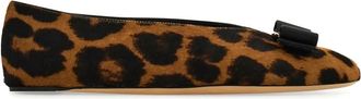 Ferragamo Bruine Slip-On Schoenen met Strikdetail - Dames - Ballerinas - Bruin - 39 1/2 EU - Leer - Schoenen