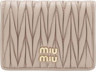 Miu Miu Kleine Matelass&eacute; Portemonnee - Dames - Portefeuilles - Beige - ONE Size - Leer - Accessoires
