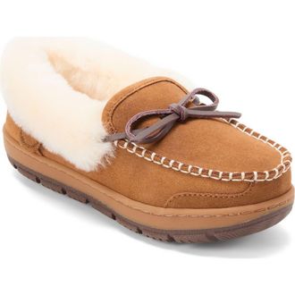 Dearfoams Fireside Gladstone Genuine Shearling Moccasin with Stitching in Chestnut at Nordstrom, Size 9