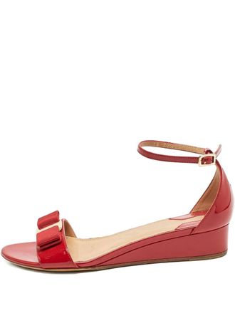Ferragamo 35mm Vara leather sandals - women - Patent Leather/Leather/Leather - 36 - Red