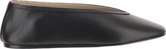 Le Monde Beryl Tapered Toe Leather Flats With Smooth Upper And Rubber Sole