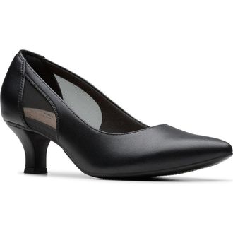Clarks Kepley Cora Pointed Toe Pump in Black Leather at Nordstrom Rack, Size 5.5