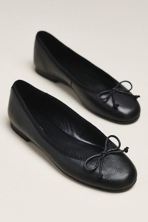 Tony Bianco Comma Flats