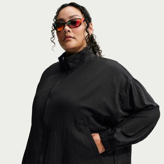 Nike Womens Nike Sportswear Oversized Lightweight Ripstop Jacket (Plus size) in Black | IO7000-010