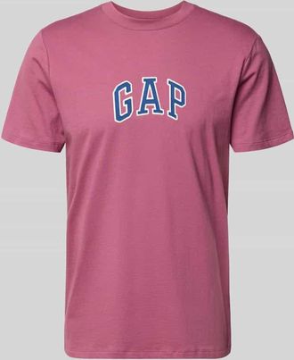 GAP T-Shirt mit Logo-Patch und Rundhalsausschnitt in Kirsche, Gr&ouml;&szlig;e XXL