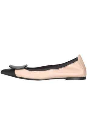 Pretty Ballerinas Pointed Toe Brooch Ballet Flat in Beige at Nordstrom, Size 38.5