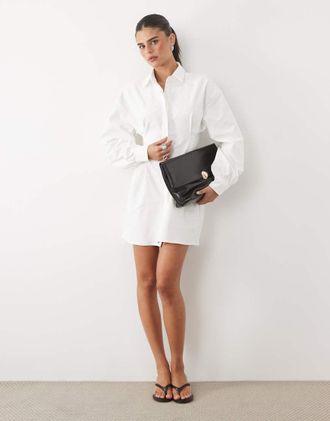 Missy Empire vestito camicia mini bianco con vita stretta e maniche a palloncino