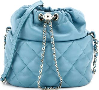 Chanel CC Pearl Drawstring Quilted Lambskin Small bucket bag - Blauw