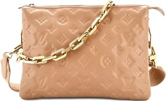 Louis Vuitton Borsa a tracolla Coussin Bag PM in pelle di agnello goffrata con monogramma - Toni neutri