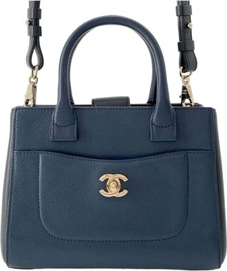 Chanel Borsa shopper Neo Executive piccola in pelle di vitello pieno fiore 2016-2017 - Blu