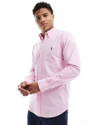 Polo Ralph Lauren Schmal geschnittenes Popeline-Hemd in gestreiftem Rosa mit Markenlogo