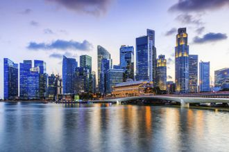 Queence Acrylglasbild »Stadt« Elemente der Architektur Gebäude Skyline Städte Fine Art-Print in Galeriequalität