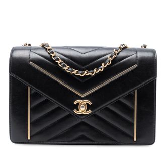 Chanel Pre-owned Womens Medium Reversed Chevron Lambskin Flap - Black Leather - One Size