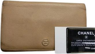 Chanel Pre-owned Wallets, female, Beige, Size: ONE SIZE Pre-owned Wallet Card Holder with Multiple Compartments Stylish Accessories for Essentials