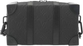 Louis Vuitton Black Leather Shoulder Bag (Pre-Owned)