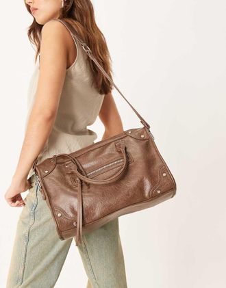 Gina Tricot Gina Tricot - Borsa shopping grande con manici superiori e tracolla marrone scuro con borchie