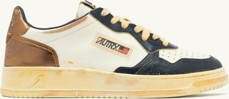 Autry SNEAKERS MEDALIST LOW SUPER VINTAGE IN PELLE BIANCA RAME E SPACE