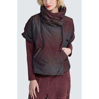 Luukaa D'Celli Stella Sculptural Cropped Jacket in Mulberry at Nordstrom, Size X-Large