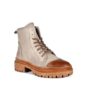 Roan Womens Kinship Boots In Almond Bone