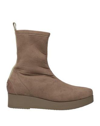 Pedro Miralles WEEKEND