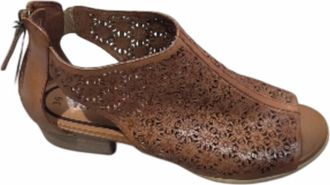 Tamaris Womens Nao Sandal In Cognac