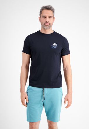 Lerros T-Shirt LERROS T-Shirt mit Brustprint *Follow the sun*, Herren, Gr. S, blau (classic navy), 100% Baumwolle, Shirts T-Shirt
