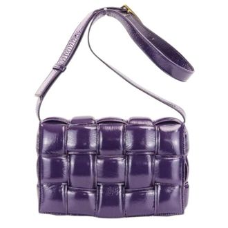 Bottega Veneta Pre-owned Padded Cassette Intrecciato Patent Leather Shoulder Bag - Dames - Pre-owned - Paars - Maat: ONE Size Leer