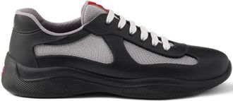 Prada Americas Cup sneakers met logopatch - Zwart