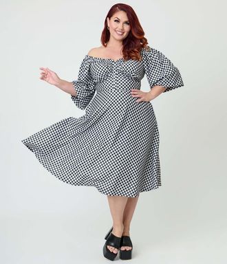 Unique Vintage Plus Size Peasant Sleeve Swing Dress in Black & White Gingham at Nordstrom, Size 2X
