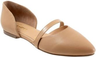Trotters Emory dOrsay Pointed Toe Flat in Beige at Nordstrom, Size 10.5