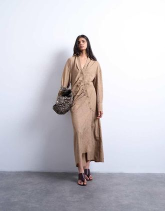 Topshop Vestito camicia midi color talpa arricciato con colletto aperto e maniche lunghe-Neutro
