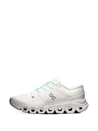 On Sulle scarpe da ginnastica Cloud X 5