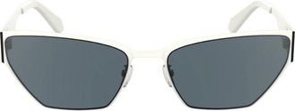 Calvin Klein Witte Metalen Dames Cat-Eye Zonnebril - Dames - Zonnebrillen - Wit - ONE Size - Accessoires