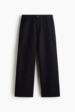 H&M Baumwollchino in Loose Fit - Schwarz
