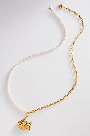 Timeless Pearly Fish Pendant Pearl Necklace
